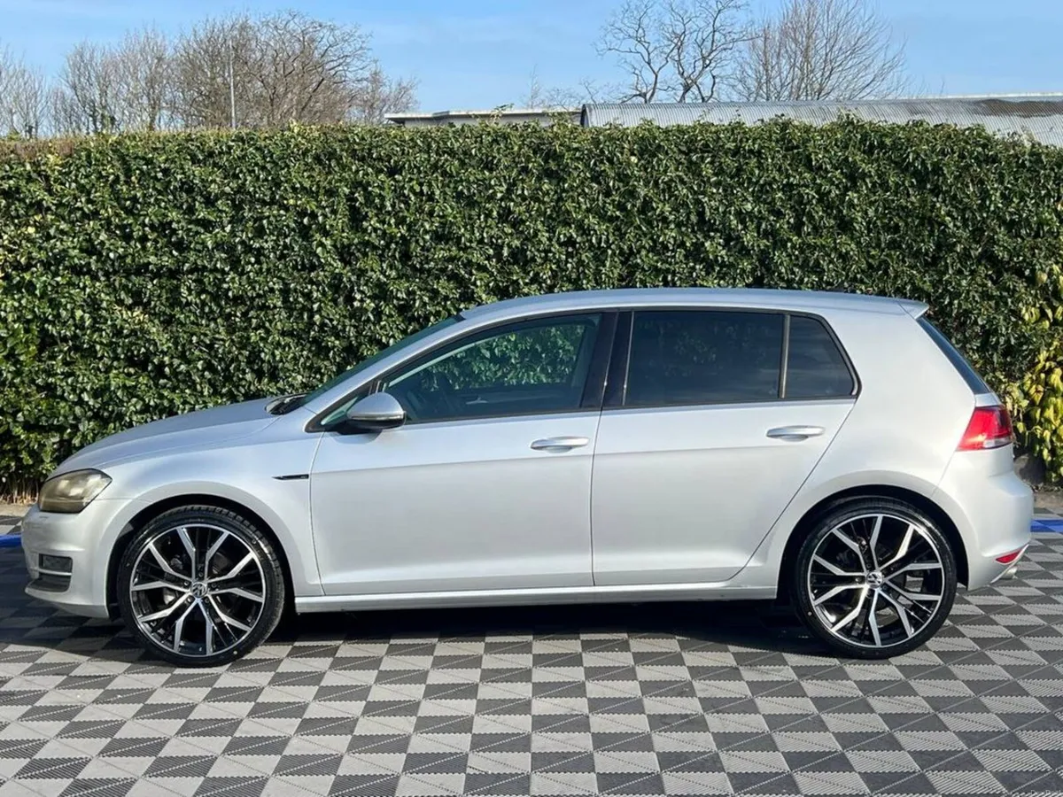 Volkswagen Golf R-LINE PACK 1.2 TSI // NEW 19" DIA - Image 3