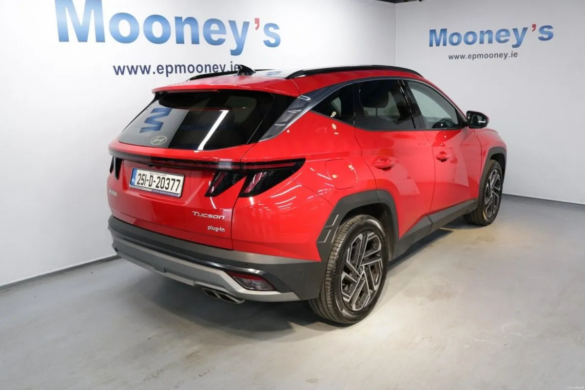 Hyundai Tucson PLUG IN HYBRID - EX DEMO - PLATINUM - Image 4