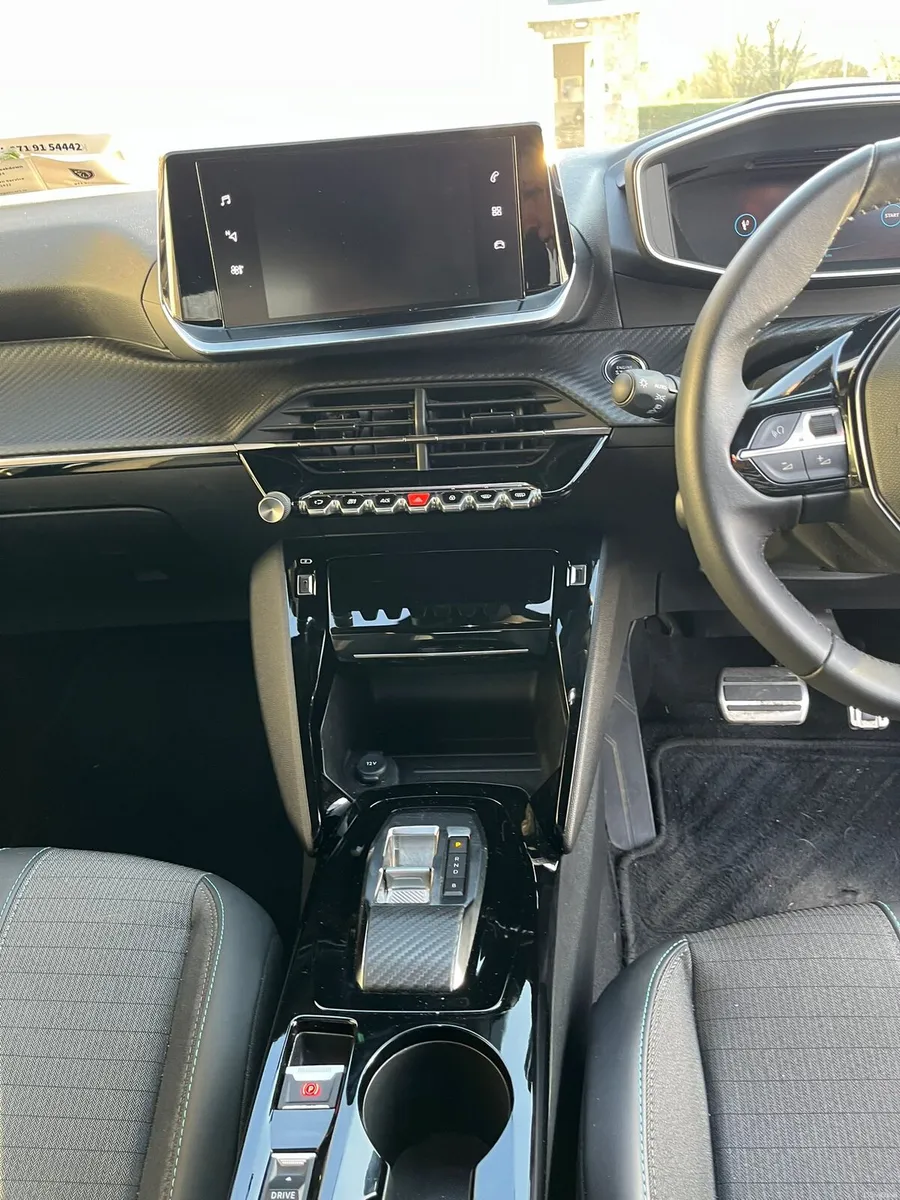 2023 Peugeot e2008 Allure, 50kwh Electric - Image 3