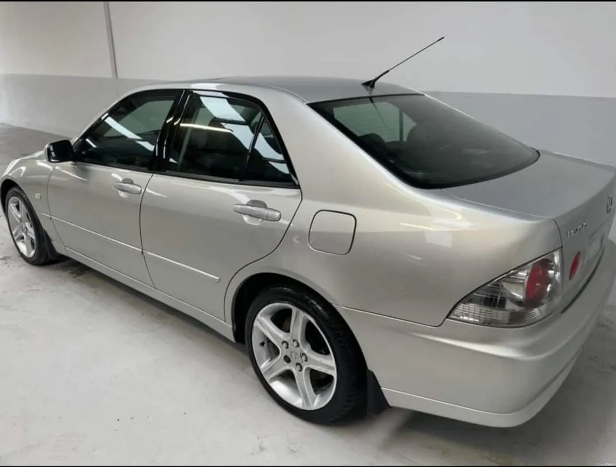 Lexus IS200 - Image 3