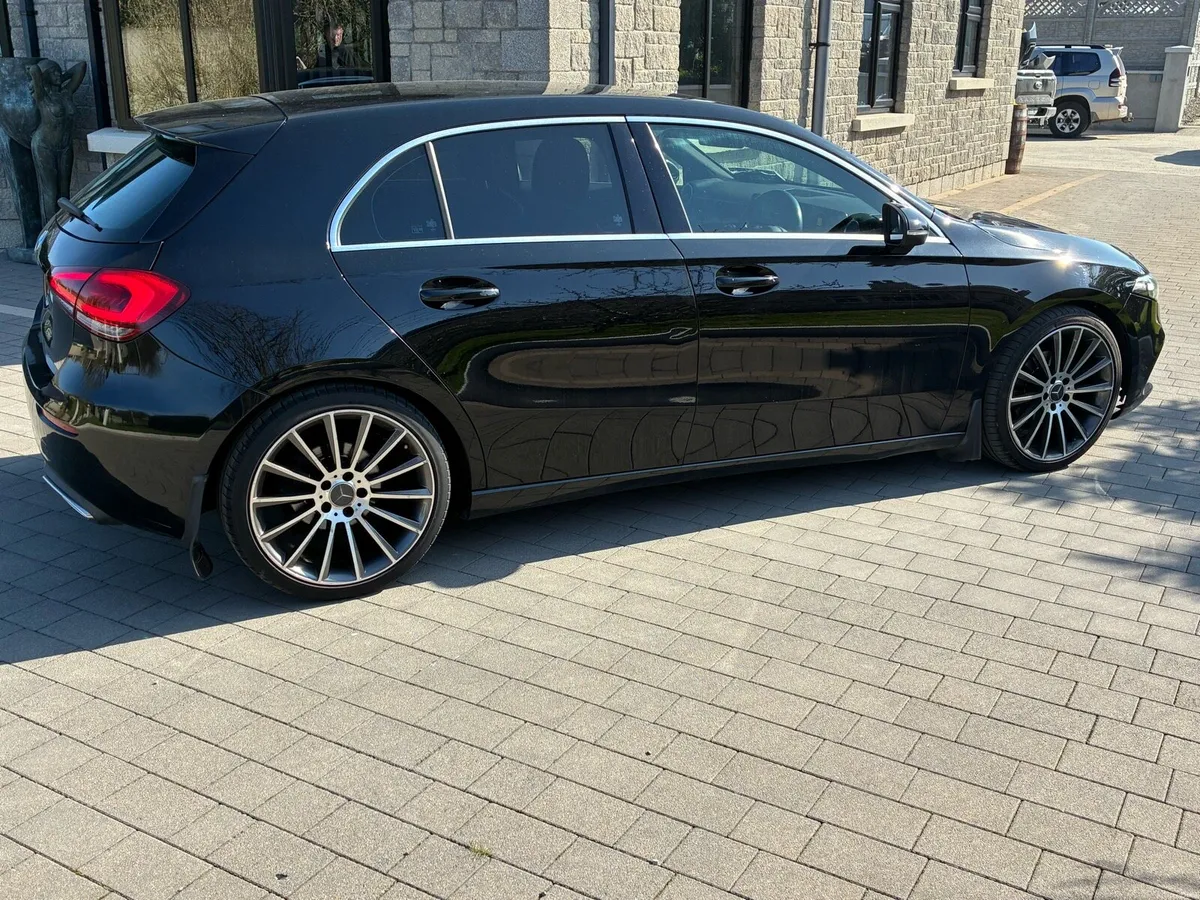 2018 (182) Mercedes A180d - Image 4