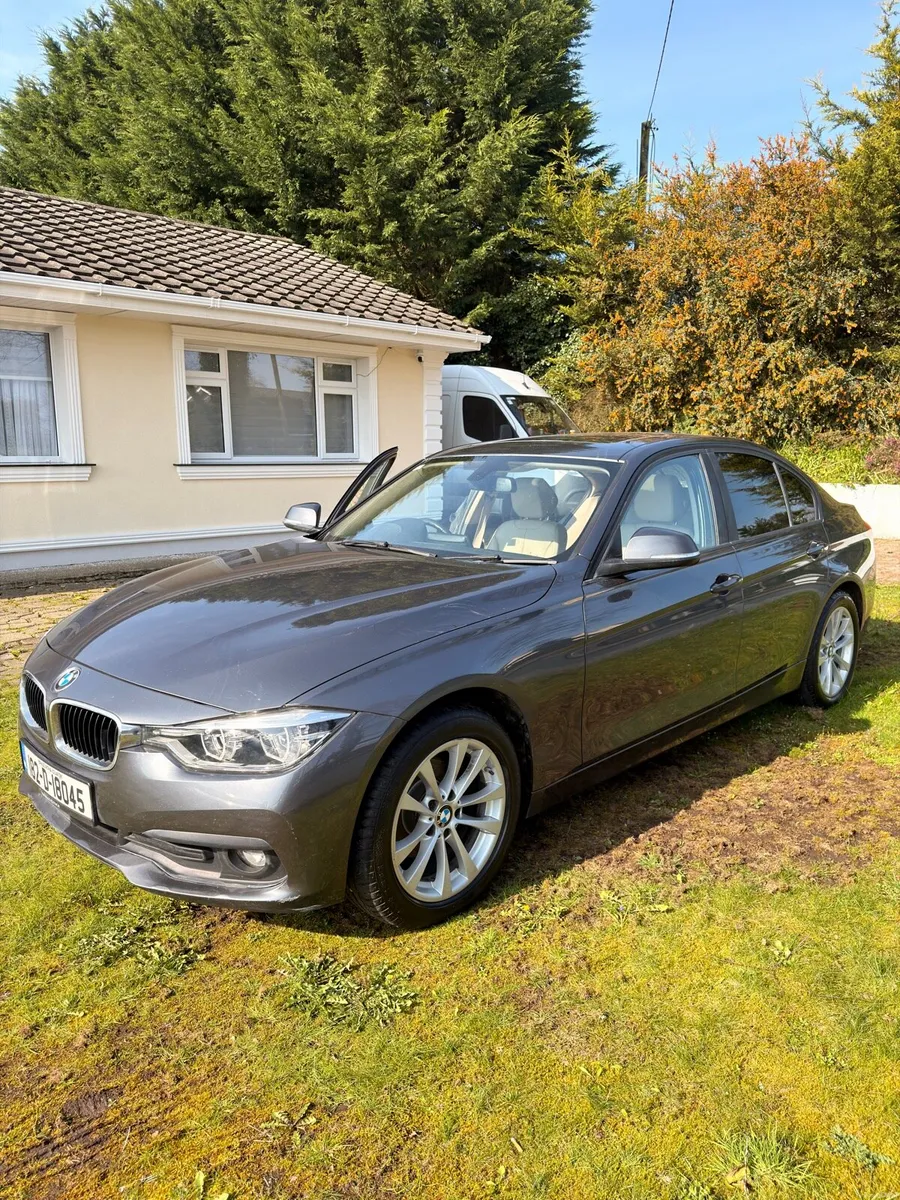 BMW 3-Series 2018 - Image 2