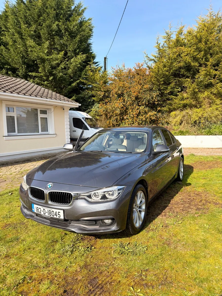 BMW 3-Series 2018 - Image 3