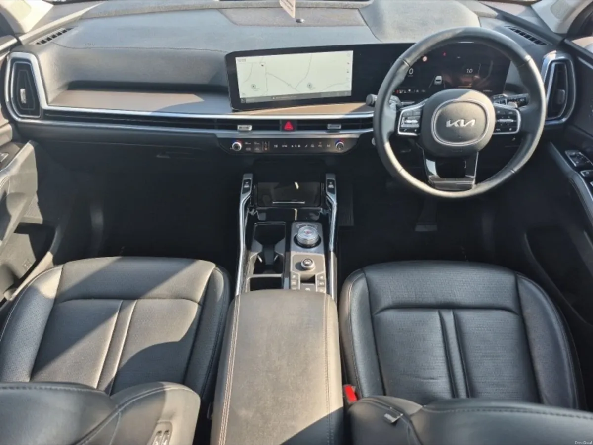 Kia Sorento ** 7 SEATER DIESEL ** NEW MODEL ** HUG - Image 2