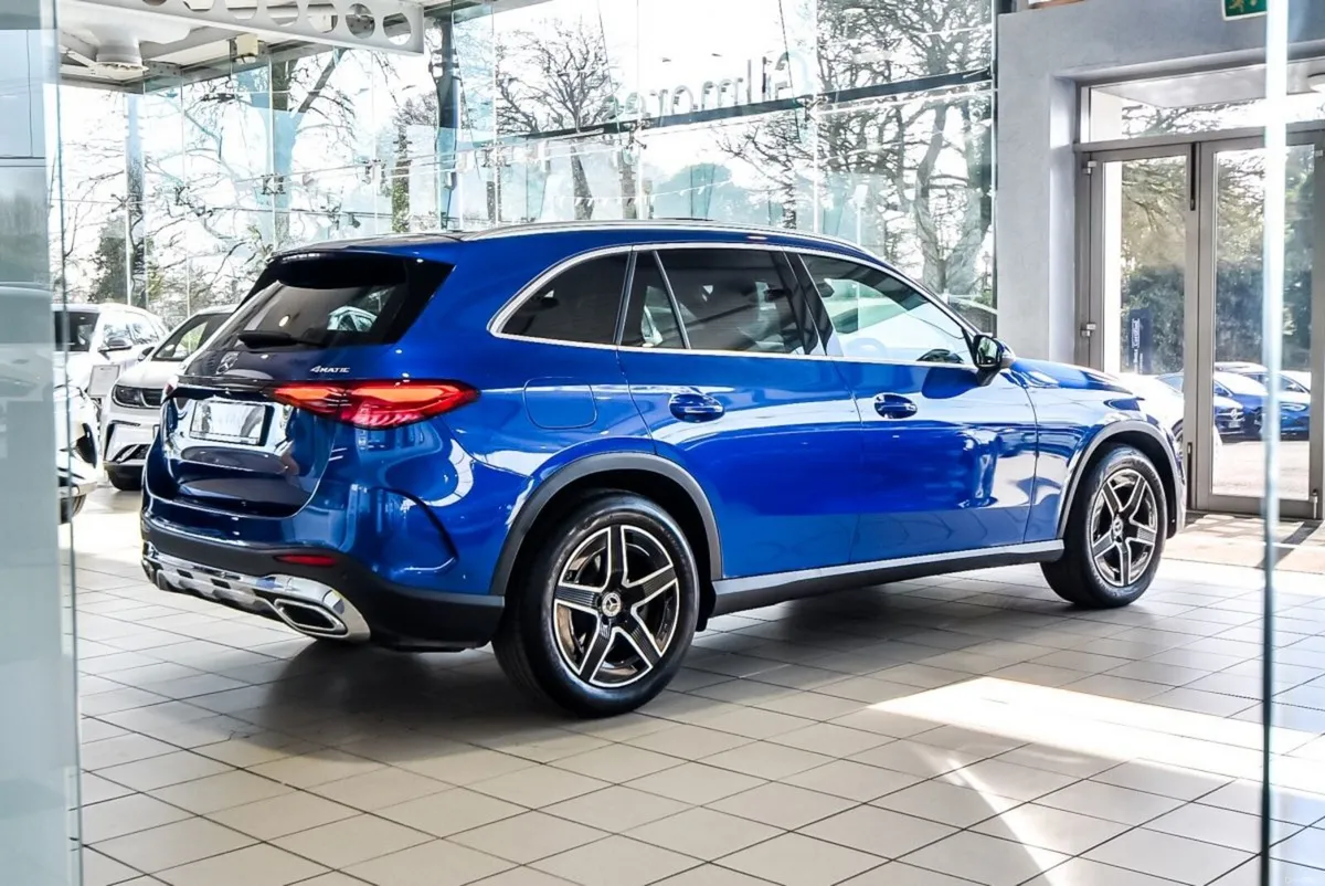 Mercedes-Benz GLC 220d AMG 4Matic Pan Roof - Image 3