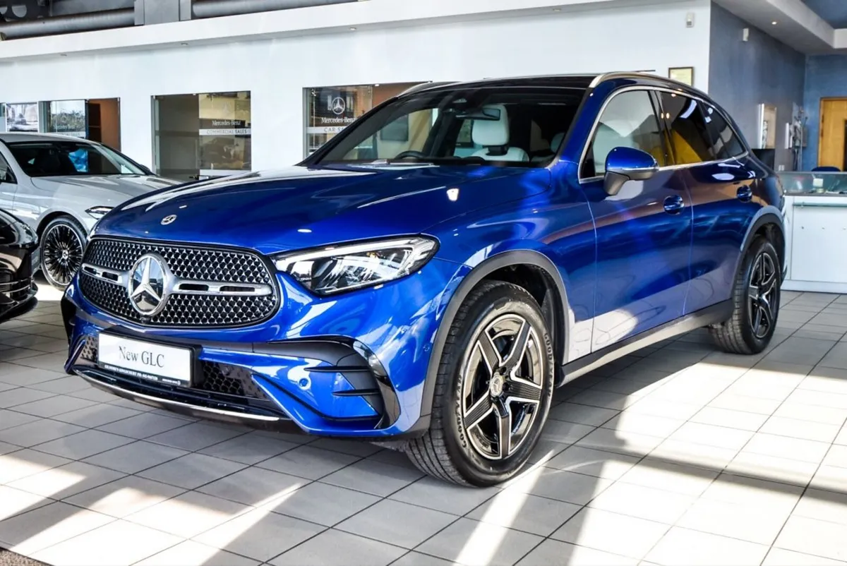 Mercedes-Benz GLC 220d AMG 4Matic Pan Roof - Image 4