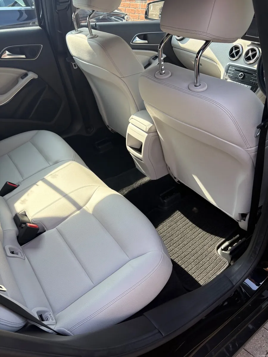 Mercedes-Benz A-Class 2017 - Image 2