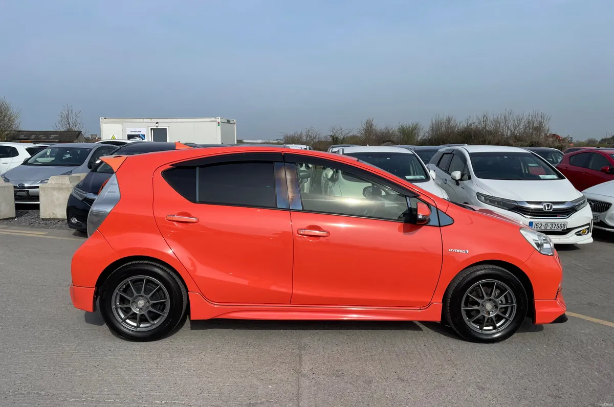 TOYOTA AQUA 1.5 (HYBRID, MODEL “S”) - Image 4