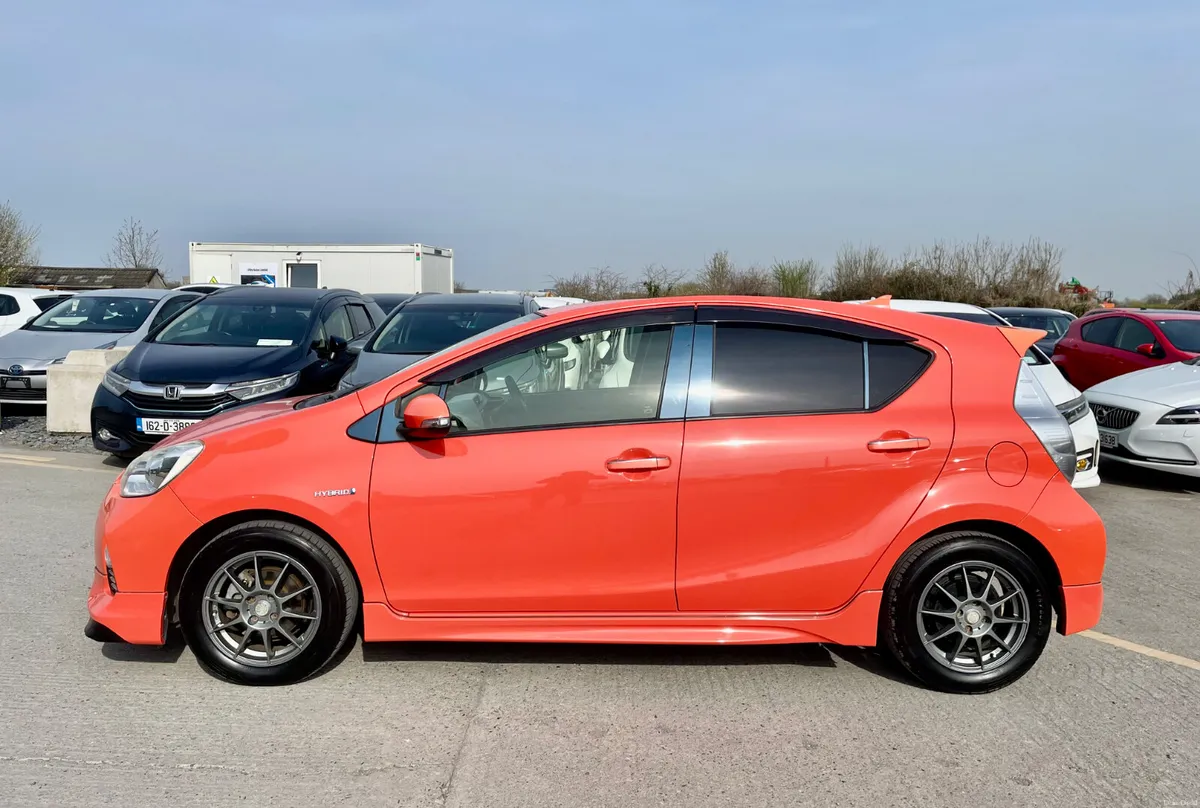 TOYOTA AQUA 1.5 (HYBRID, MODEL “S”) - Image 6