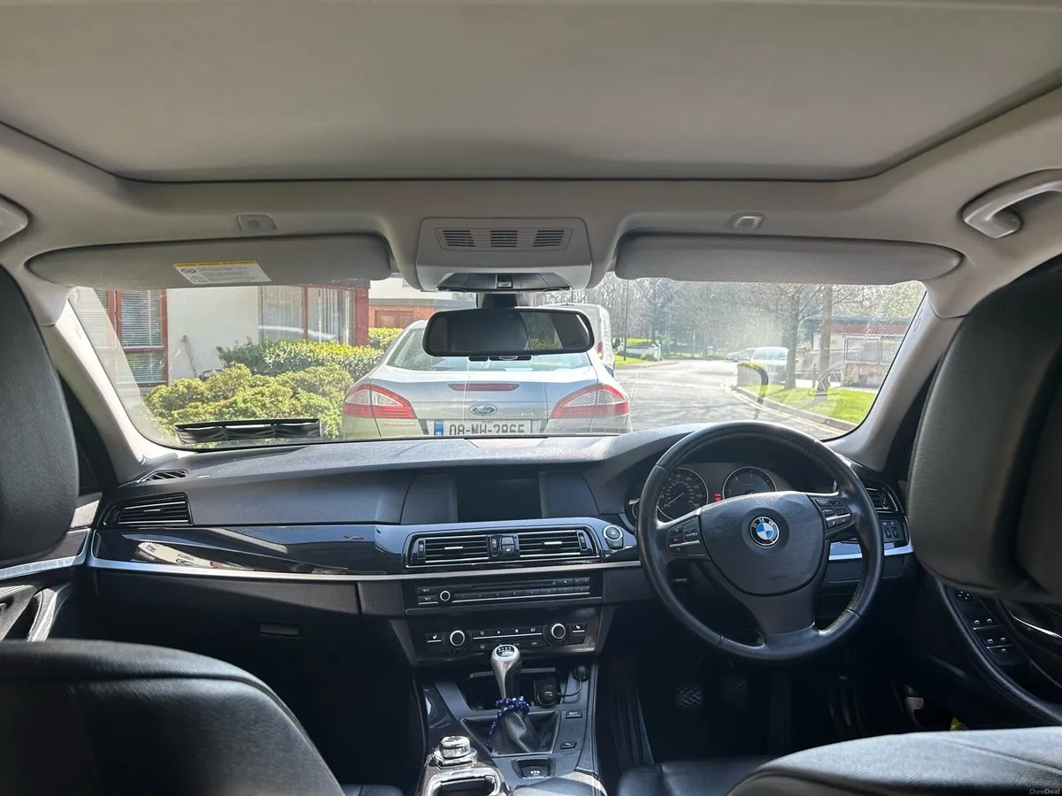 BMW 5 Series manual - Image 2