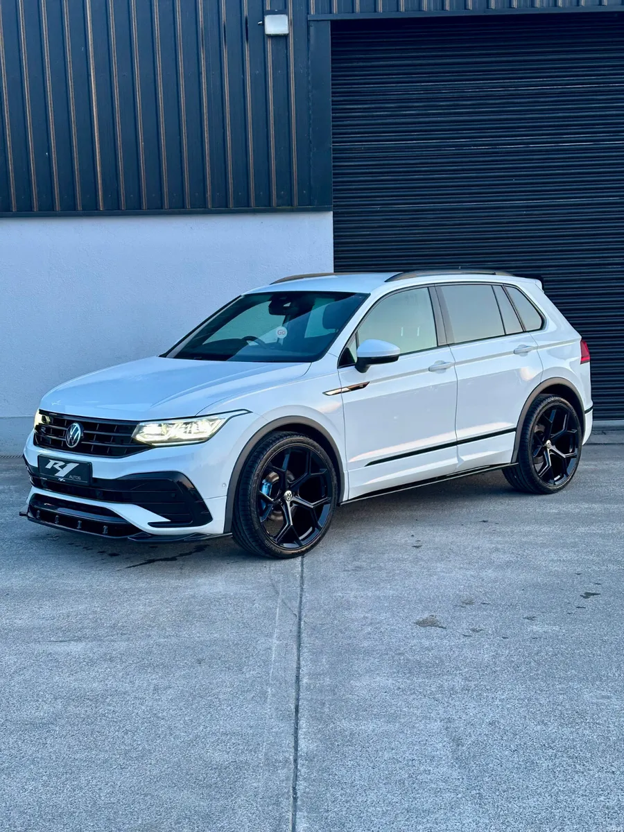 2020 202 VOLKSWAGEN TIGUAN RLINE BLACK EDITION TOP - Image 1