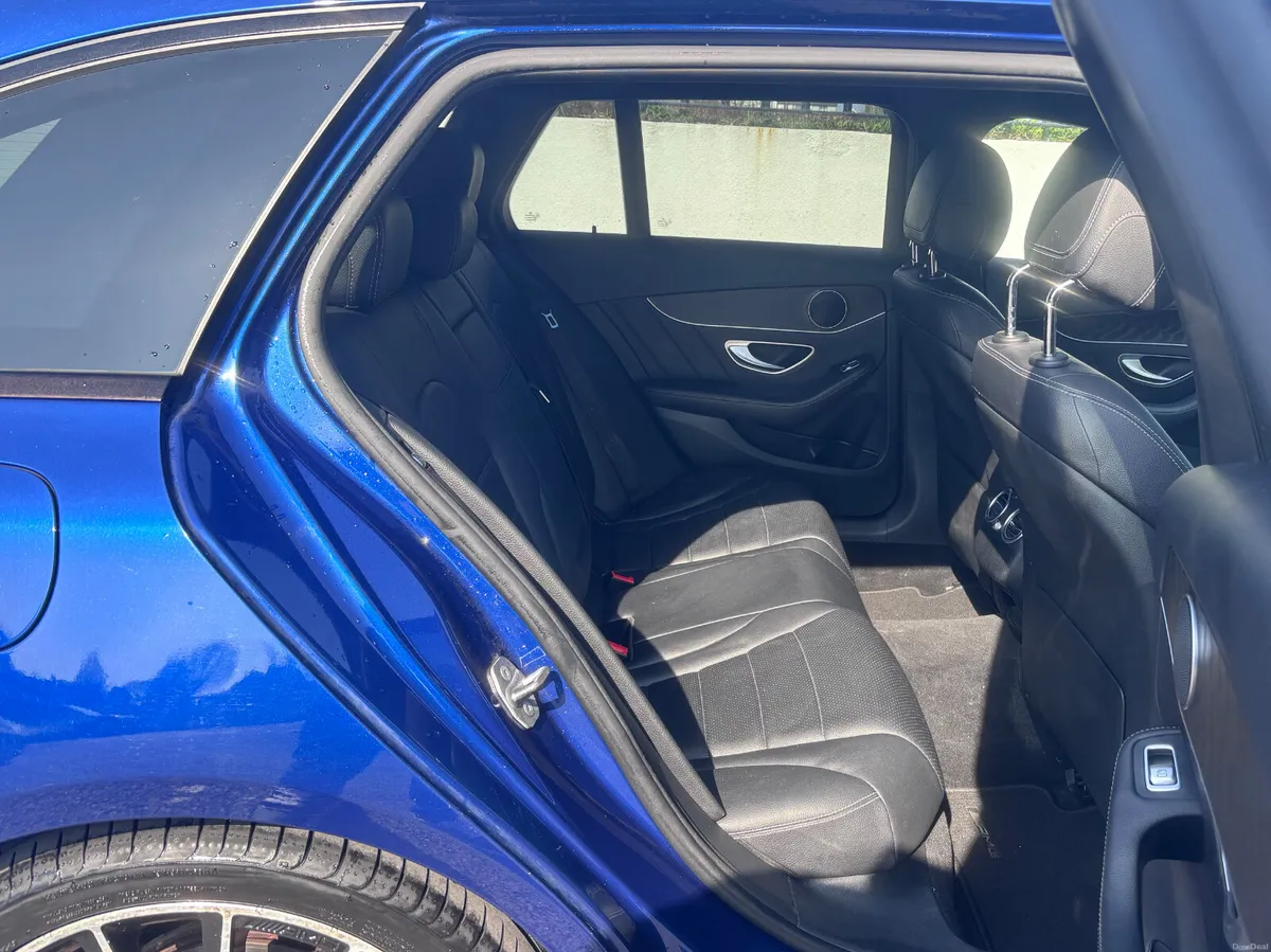 Mercedes-Benz C300h  AMG LINE 5DR AUTO - Image 4