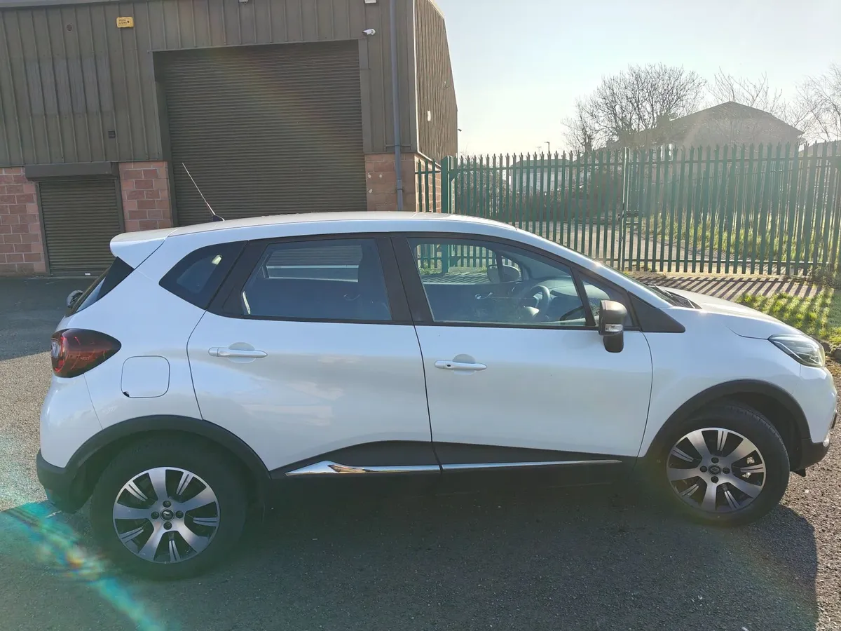 Renault Captur 2018 0.9 TCE - Image 3