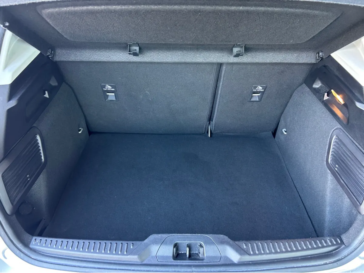 Ford Focus 1.0T 125 5DR - Image 2