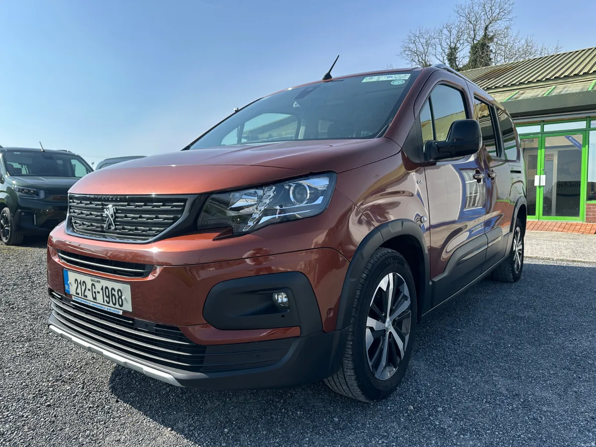 Taxi Spec WAV 212 Rifter GT-Line - Image 3