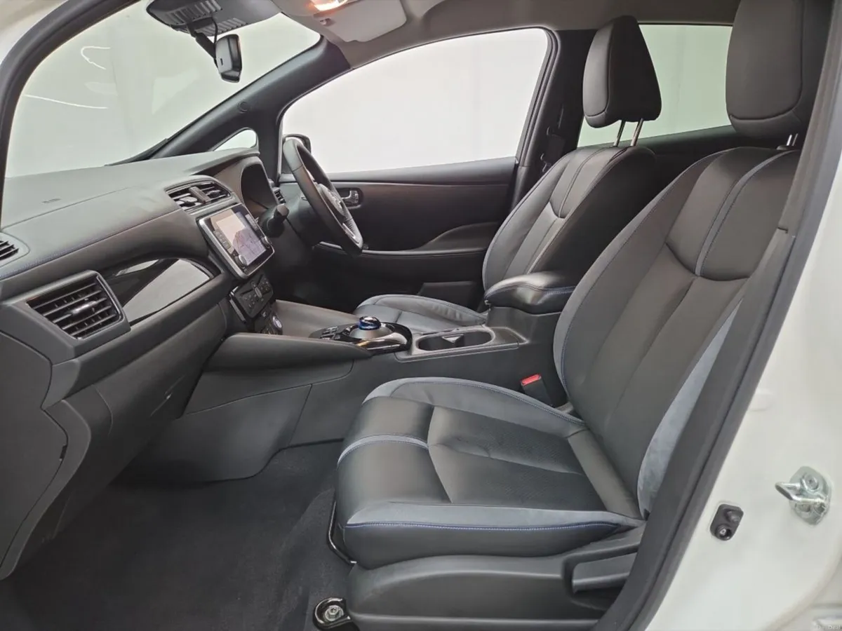 Nissan Leaf Tekna SVE 40KWH EV 2TONE - Image 4