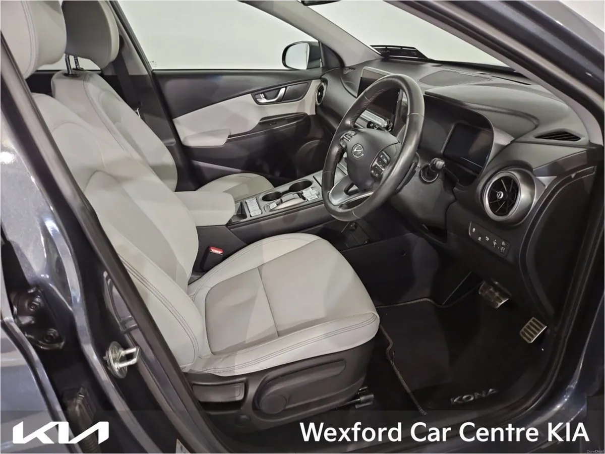 Hyundai KONA Kona EV Premium 64 kWh - Image 2
