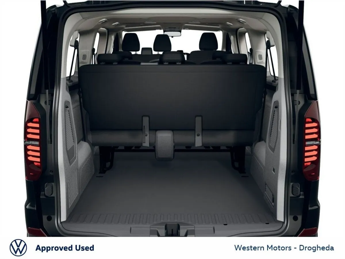 Volkswagen Caravelle 9 Seat e Caravelle Life - Image 4