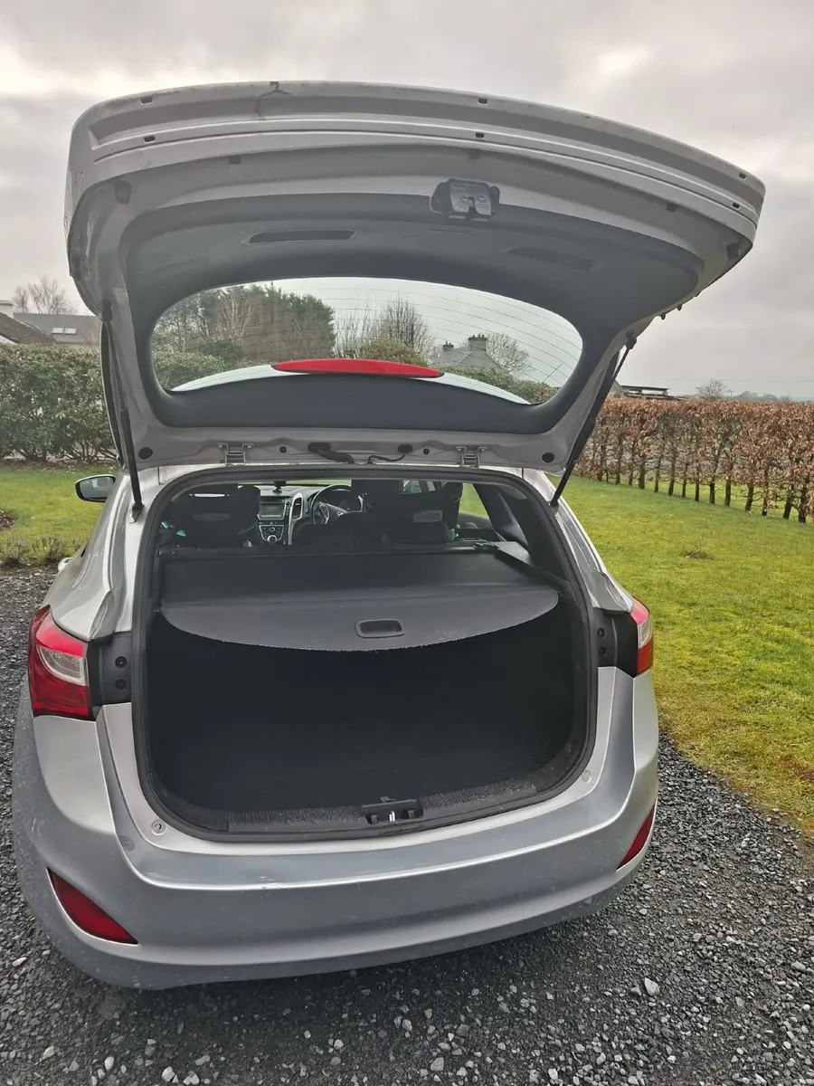 Hyundai i30 - 2014 - Silver - Estate - 1.6L - Image 2