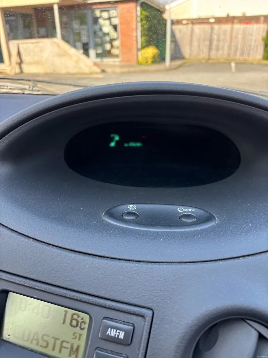 Toyota Yaris luna 5DR - Image 3