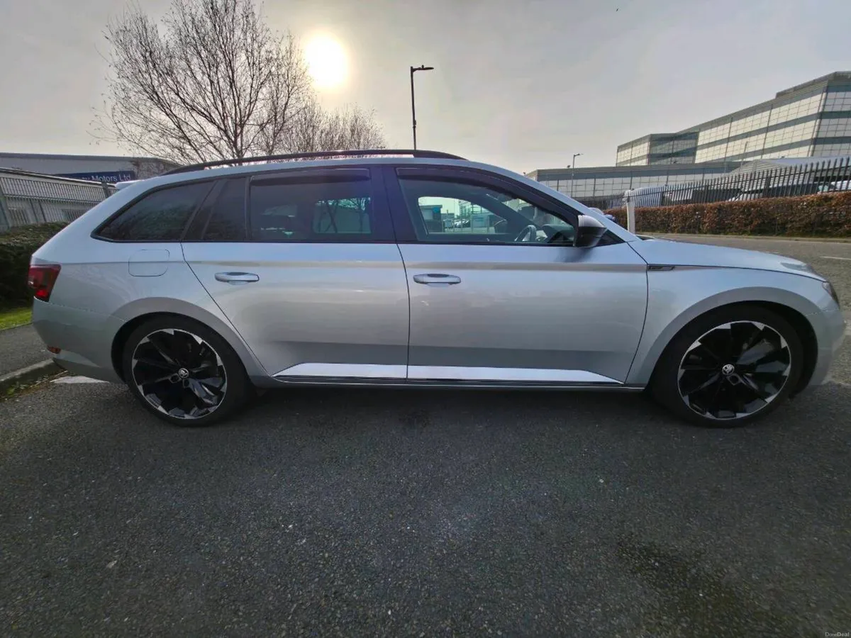 Škoda Superb SportLine Plus 2.0 TDI 190HP - Image 4
