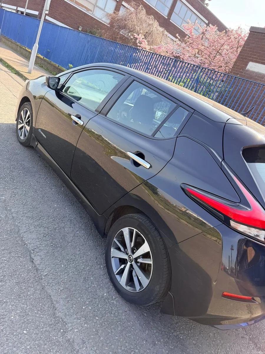 Nissan leaf - Image 1