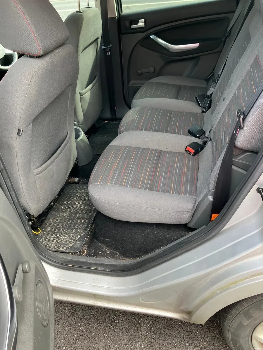 2010 Ford C-Max 1 lady owner €750 ono - Image 2