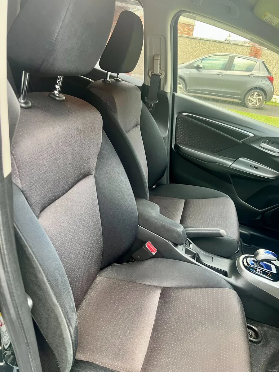 2013 Honda Fit Hybrid Automatic - Image 4