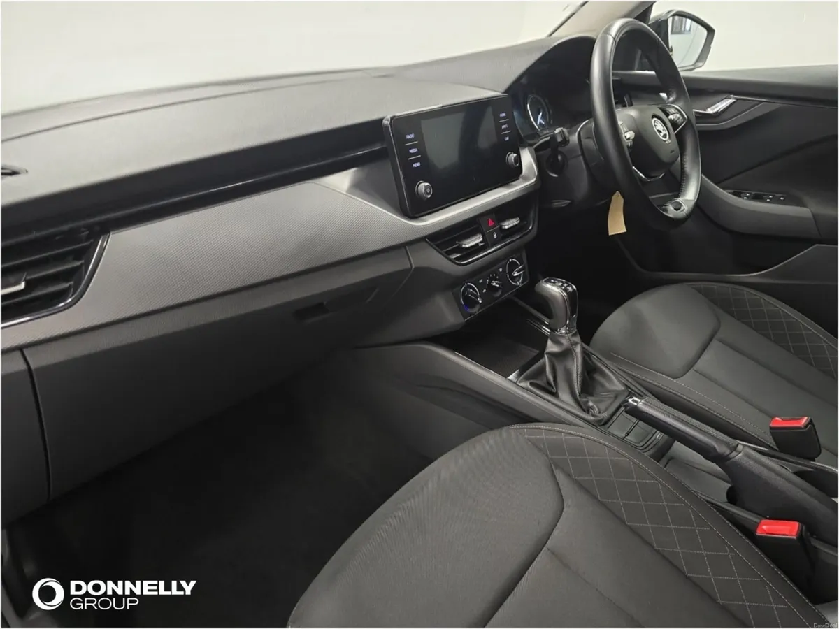 Skoda KAMIQ Hatchback SE - Image 2