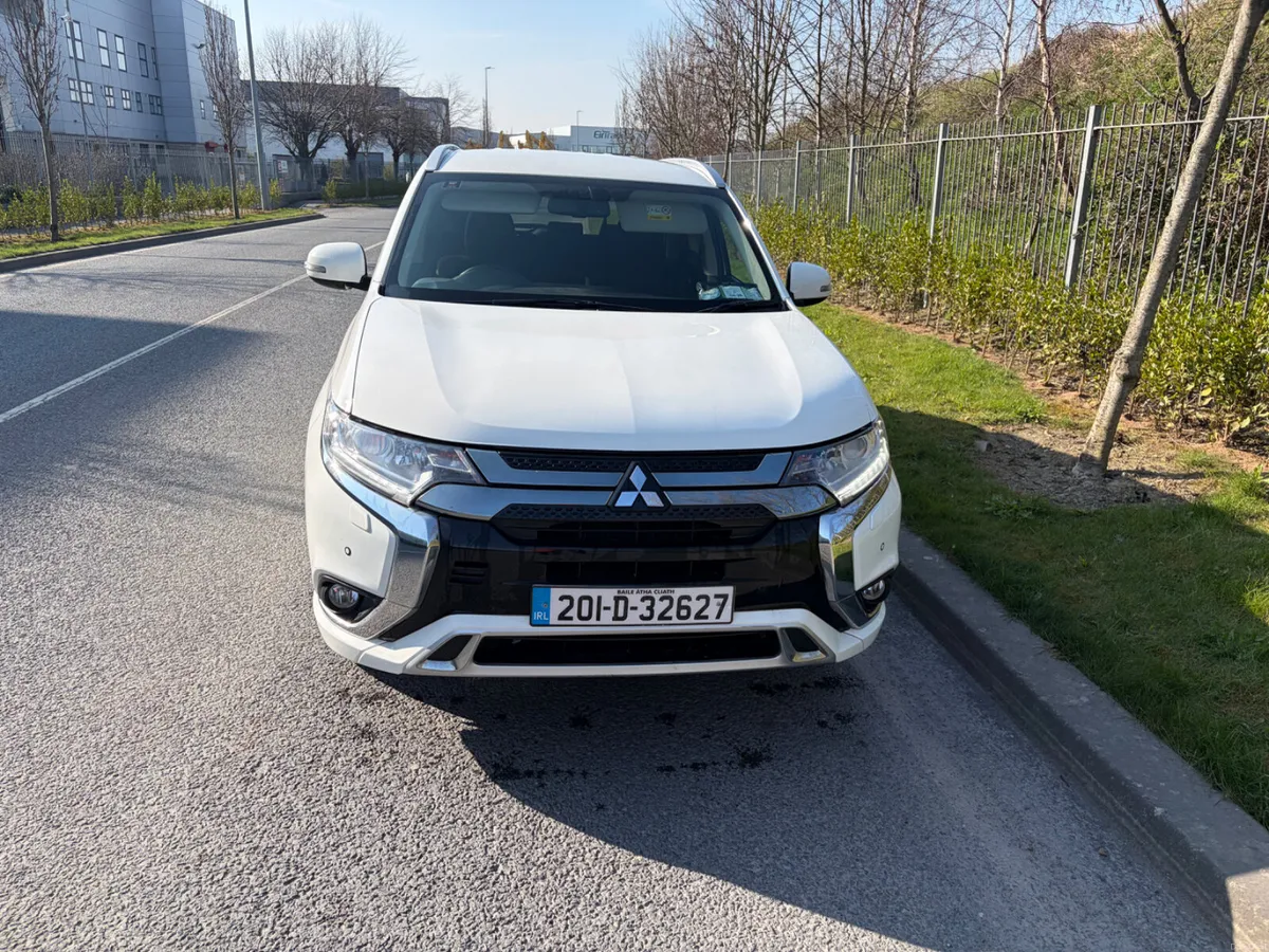 Mitsubishi Outlander 2020 LOW  LOW MILES - Image 3