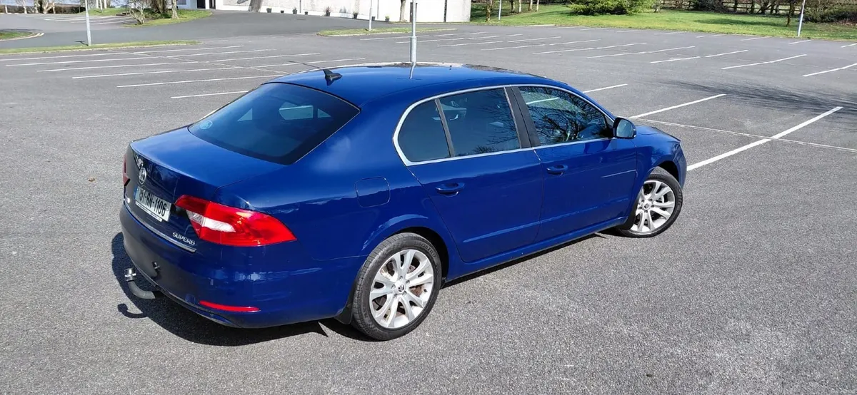 Skoda Superb 2015 - Image 4