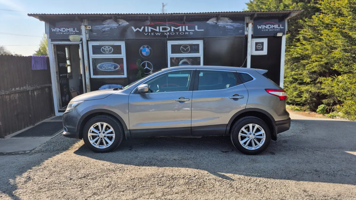 Nissan Qashqai 1.5 DSL SV CONNECT 4DR - Image 3