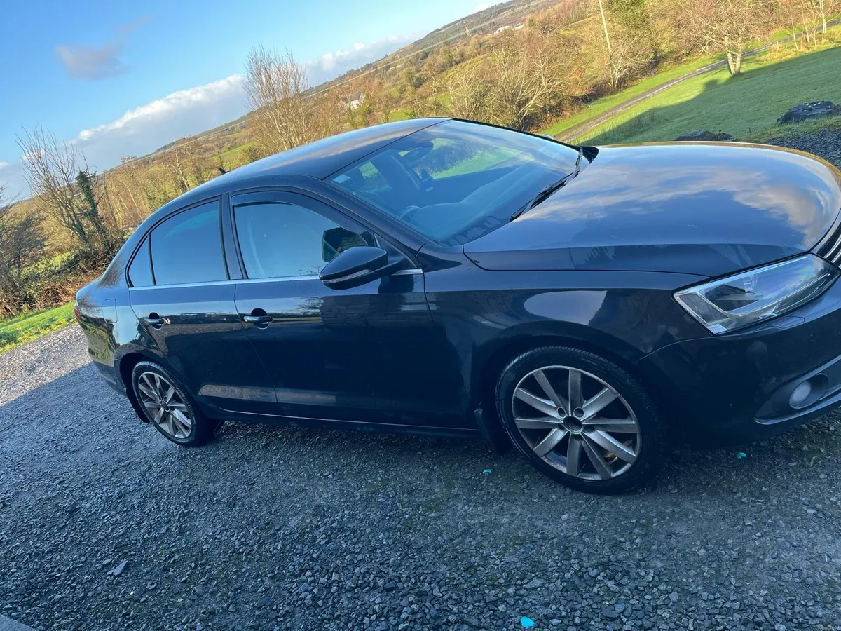 Volkswagen Jetta 1.6 Diesel 2014 - Image 2