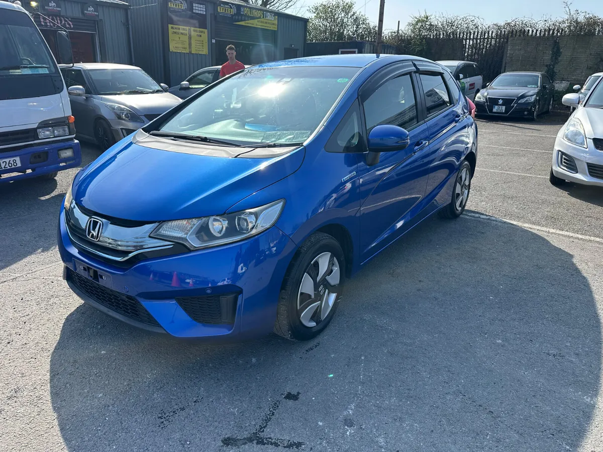 2013 HONDA FIT 1.5L HYBRID FULL OPTION FRESH NCT - Image 2