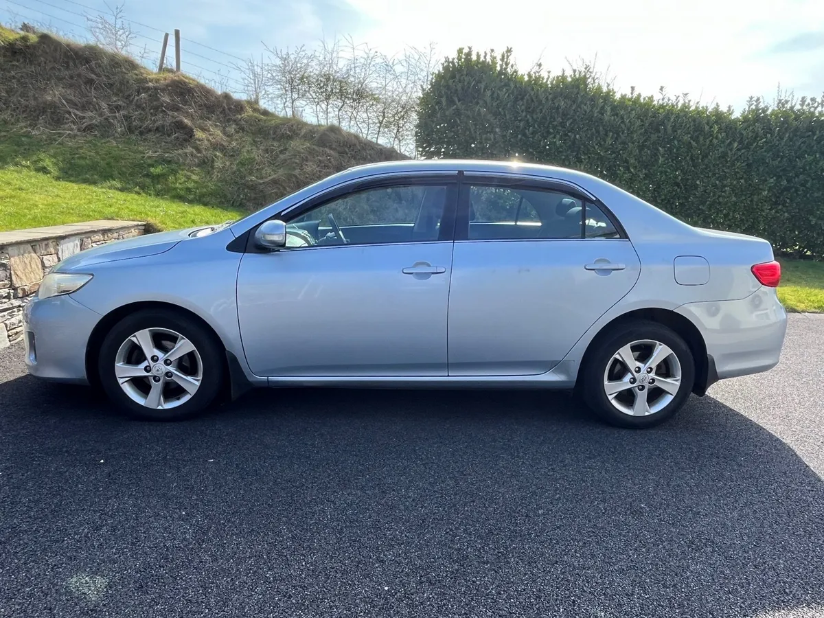 Toyota Corolla 2011 - Image 3