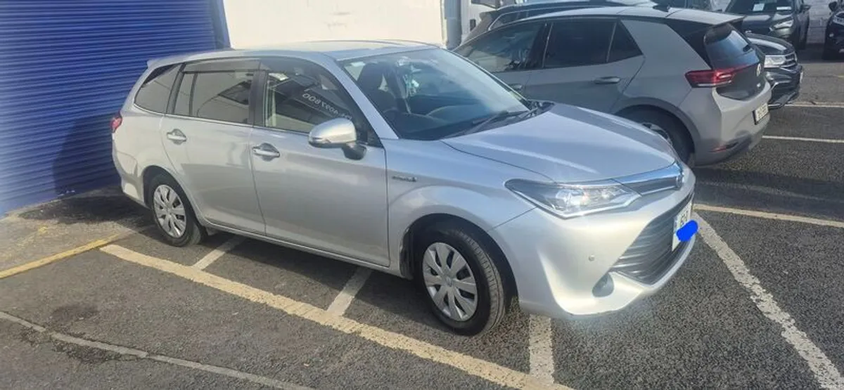 2015 Toyota Corolla Hybrid - Image 2