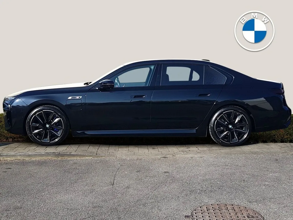 BMW 7-Series M760e xDrive - Image 4