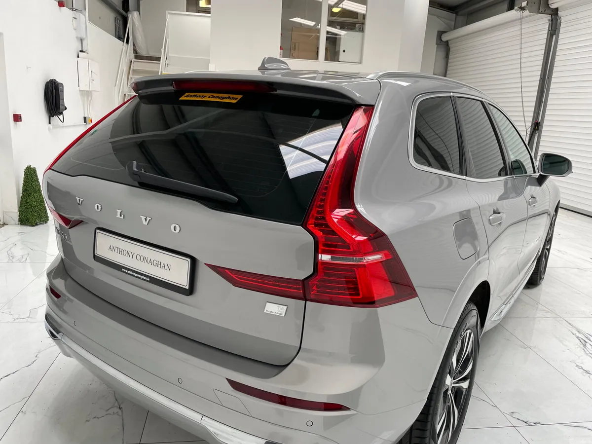 Volvo XC60 2023 - Image 3