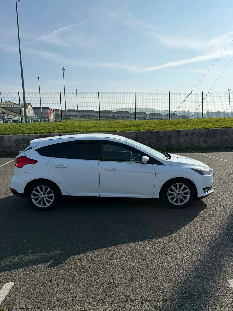 Ford Focus - Image 2