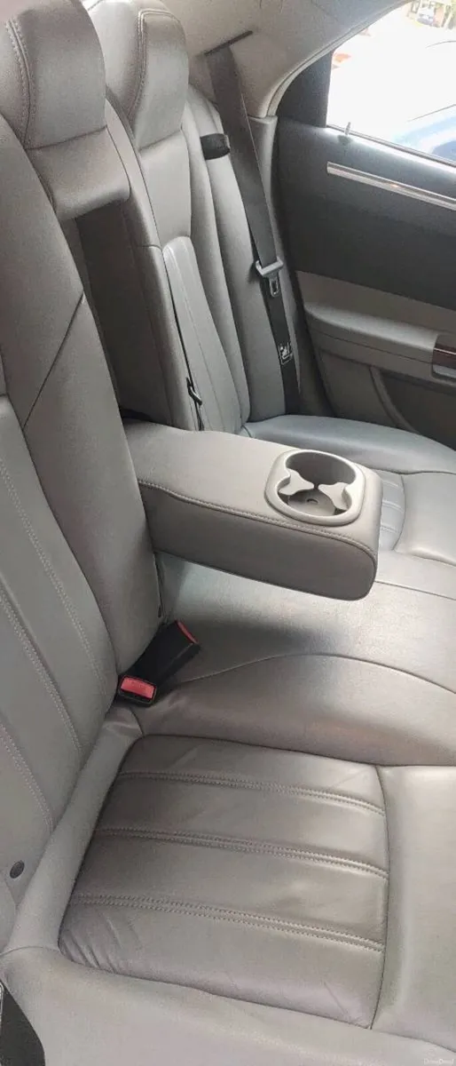 Chrysler' 300C - Image 3