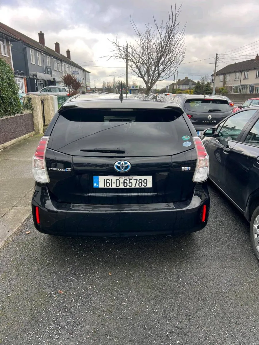 Toyota Prius Alpha 7 seater  2016 - Image 2