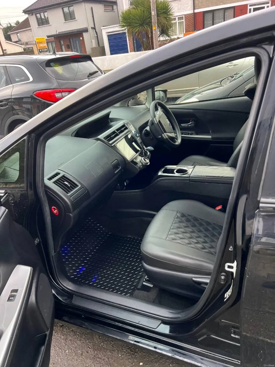 Toyota Prius Alpha 7 seater  2016 - Image 4