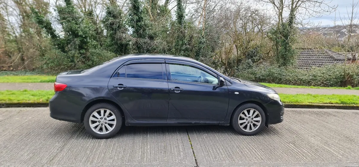 Toyota corolla - Image 3