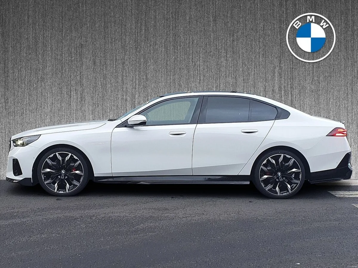 BMW 5-Series 520i M Sport Pro Saloon - Image 4
