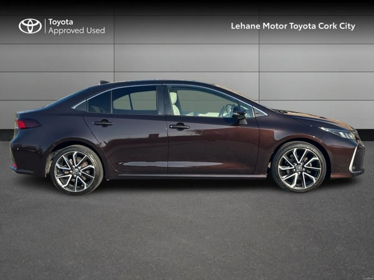 Toyota Corolla HYBRID SOL 4DR AUTO SALOON - Image 3