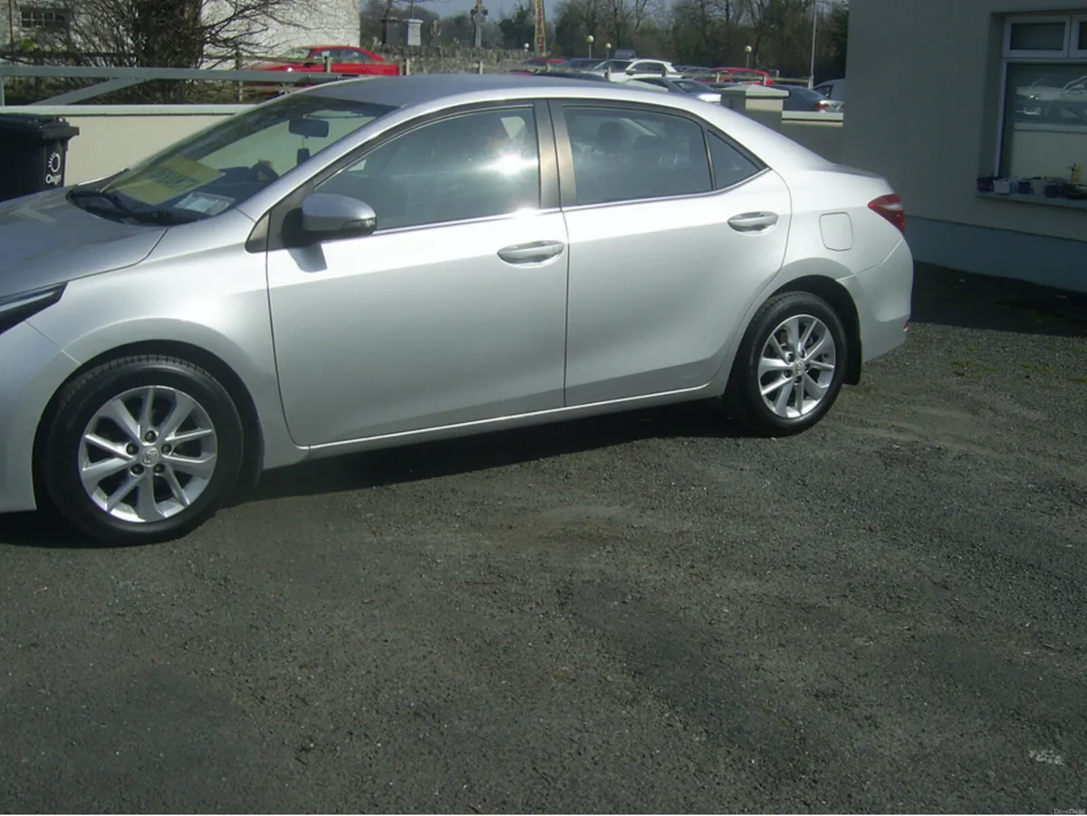 Toyota Corolla 1.4 D-4D LUNA 4DR - Image 3