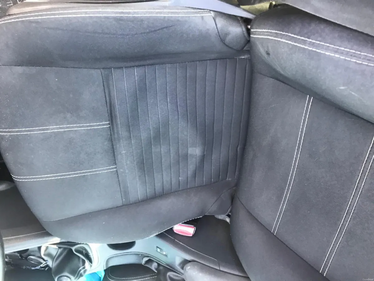 Renault Fluence LIMITED EDITION 1.5 DCI 95 201 4DR - Image 4