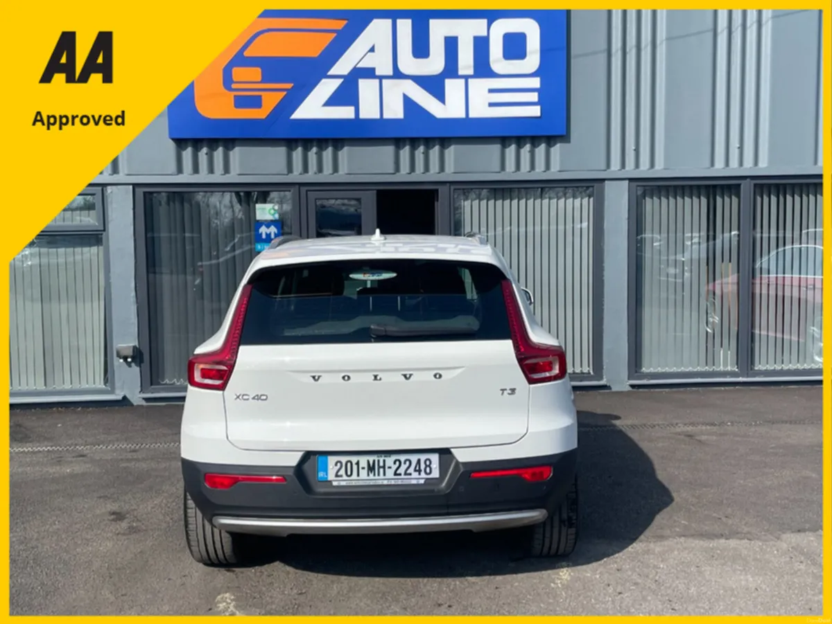 Volvo XC40 T3 MOMENTUM 5DR - Image 4