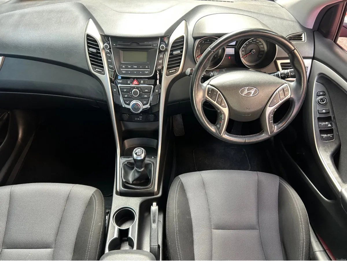 Hyundai i30 DELUXE 4DR 5DR - Image 2