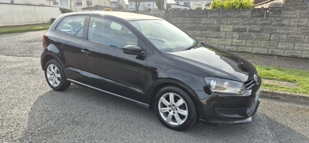 2010 volkswagon polo nctd and taxed - Image 1